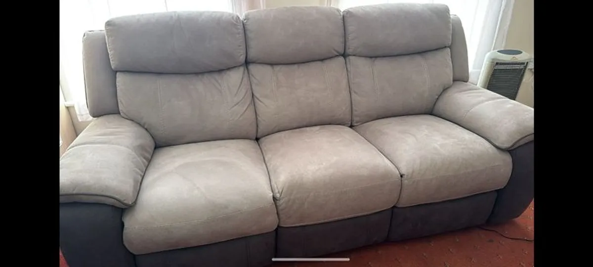 Ryder 3seat powered recliner - Image 1