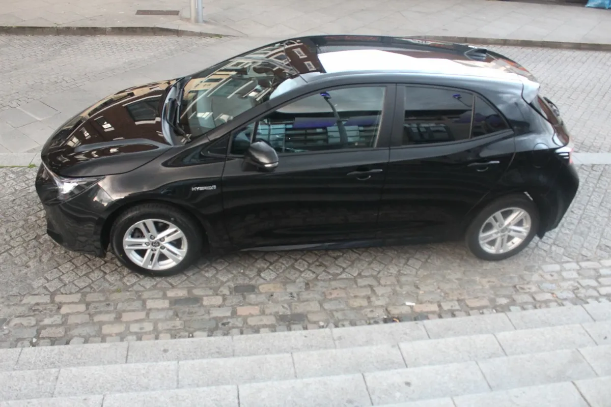 Toyota Corolla Hybrid Luna Hatchback 4Door Auto - Image 3