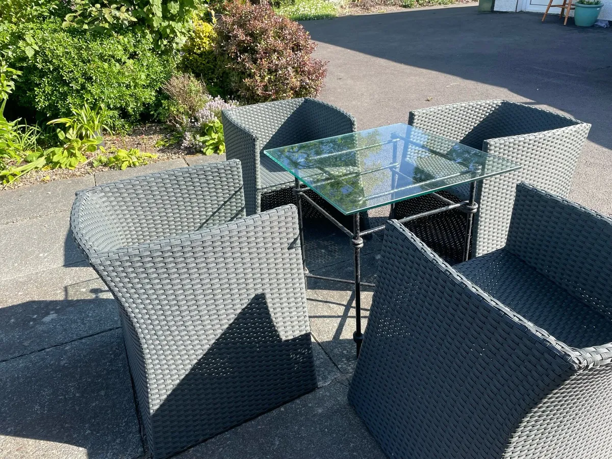Garden furniture - Image 1