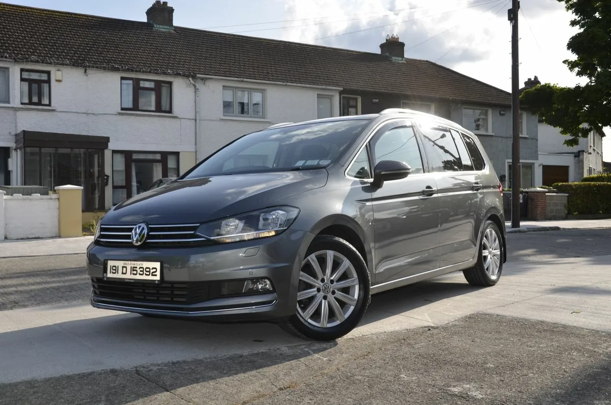 Volkswagen Touran 1.6 Diesel Highline 7 seats - Image 1