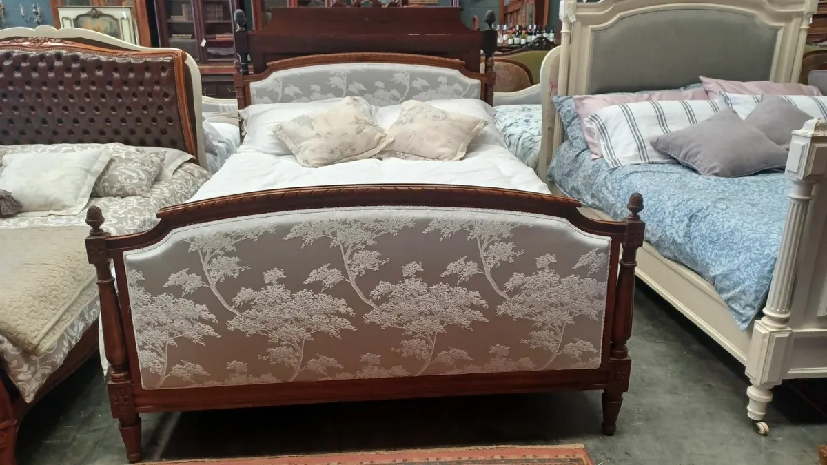 Antique upholstered bed in the Henry II - Image 1