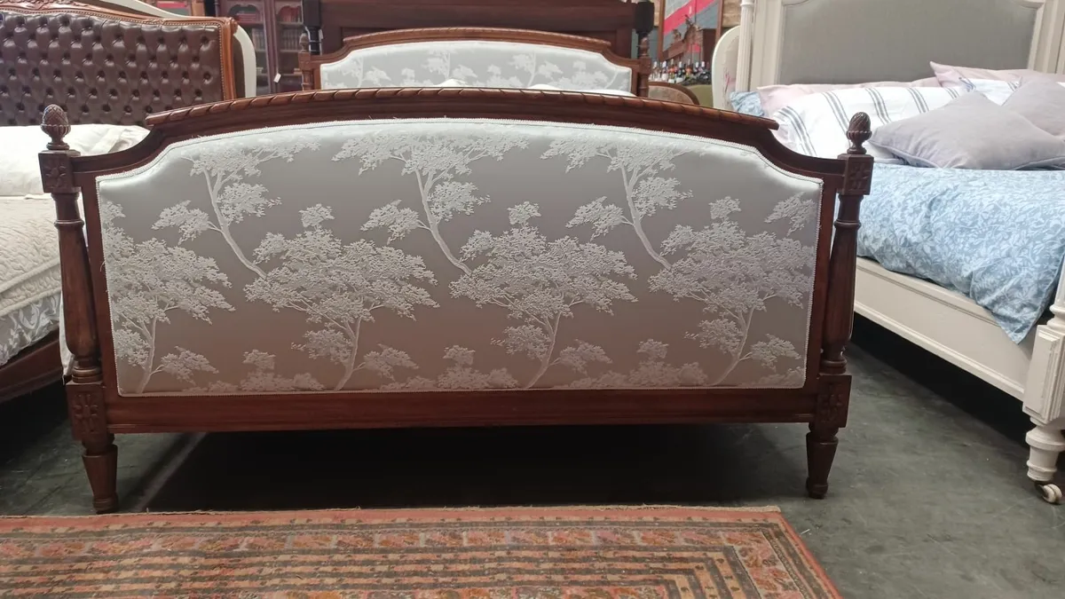 Antique upholstered bed in the Henry II - Image 2