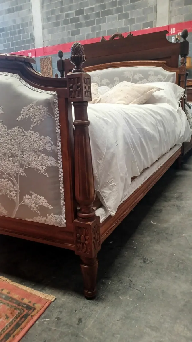 Antique upholstered bed in the Henry II - Image 4