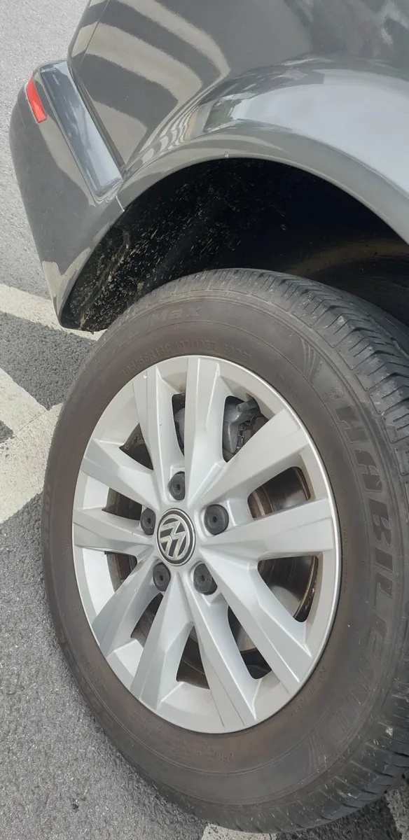 VW Alloys + Tires Excellent HIGHLINE model - Image 1