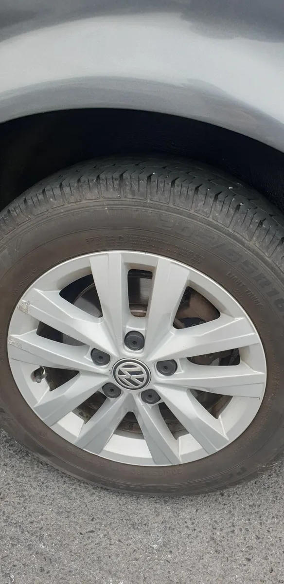 VW Alloys + Tires Excellent HIGHLINE model - Image 4