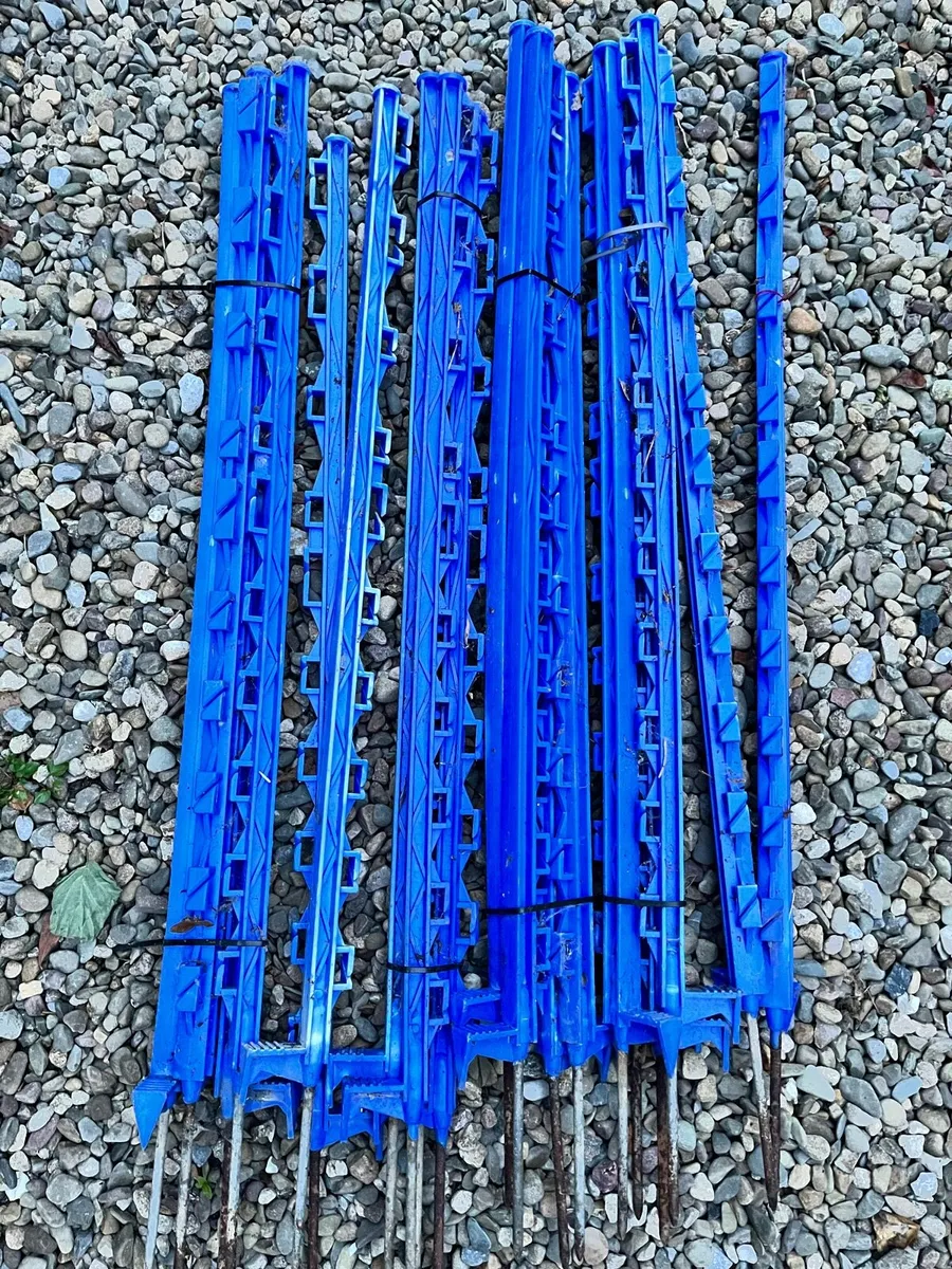20 columns Quick sale all together €20 - Image 2