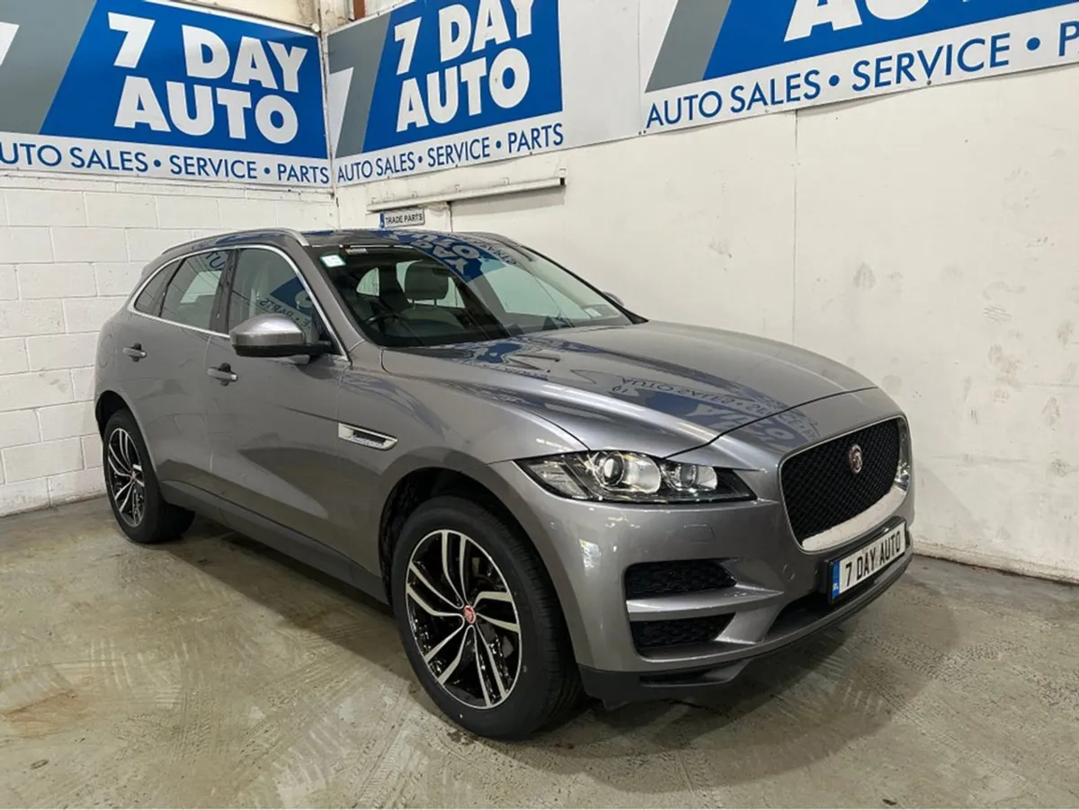 Jaguar F- PACE Chequered Flag PAN Roof Auto - Image 1