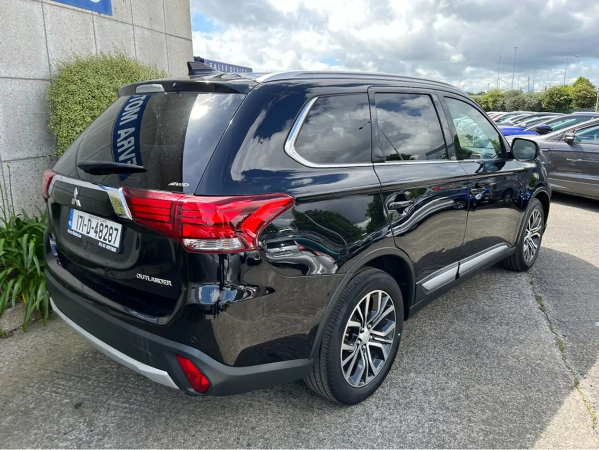 Mitsubishi Outlander 7 Seater Automatic 4WD 2.2 D - Image 4