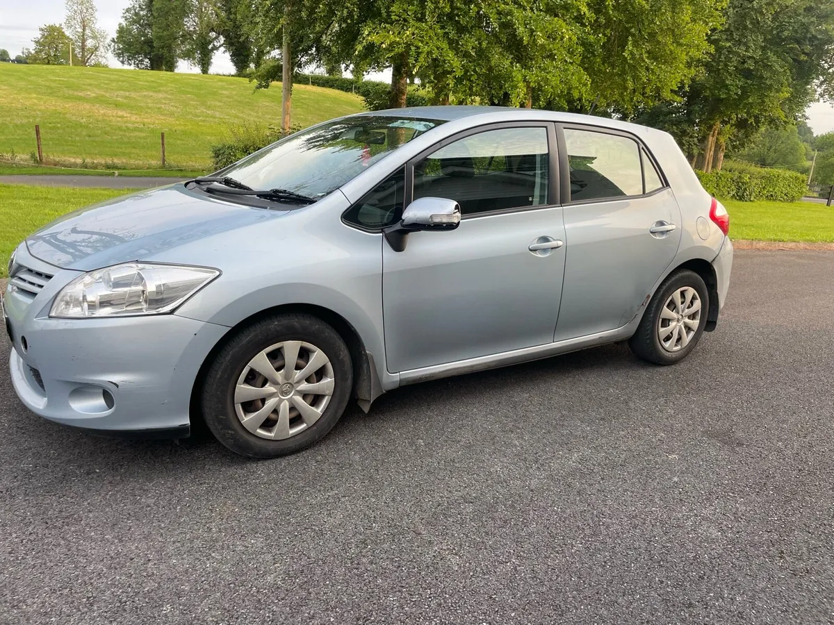 Toyota auris - Image 2
