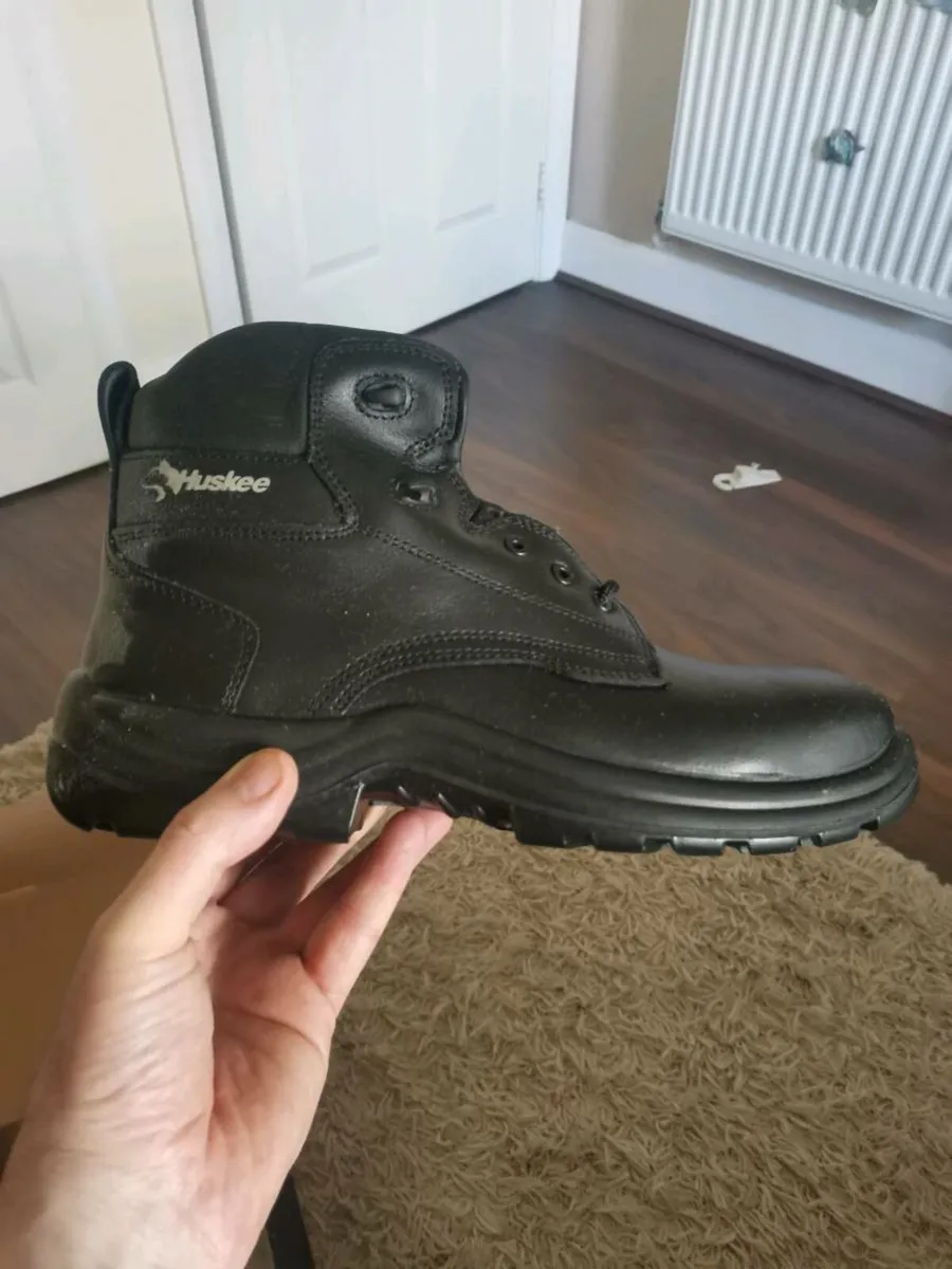 Huskee men's work boots - Image 1
