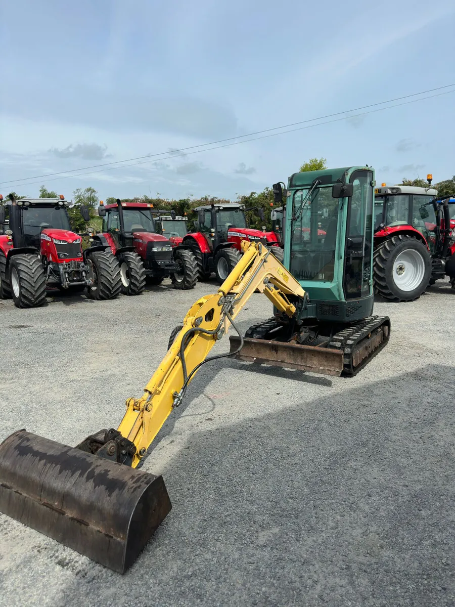 2014 Yanmar vio 25 - Image 2