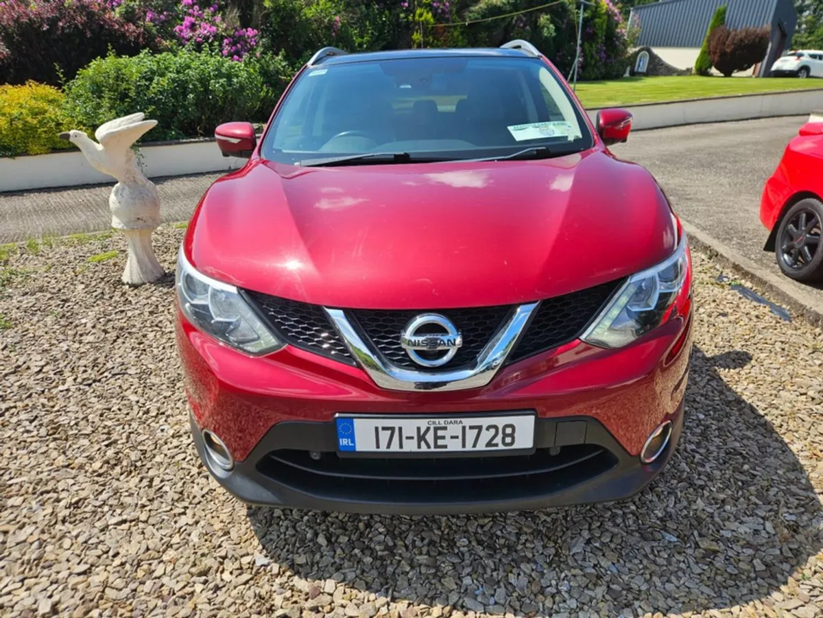 Nissan QASHQAI 1.5 SV Premium  17 4DR - Image 2
