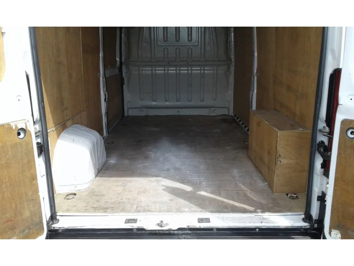 Peugeot Boxer 335 L3 H2 2.2 Blue HDI 1 140 3DR - Image 4