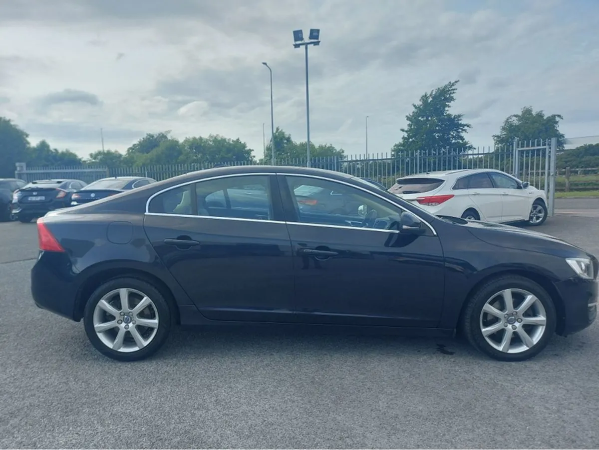 Volvo S60 D3 SE 4DR - Image 4