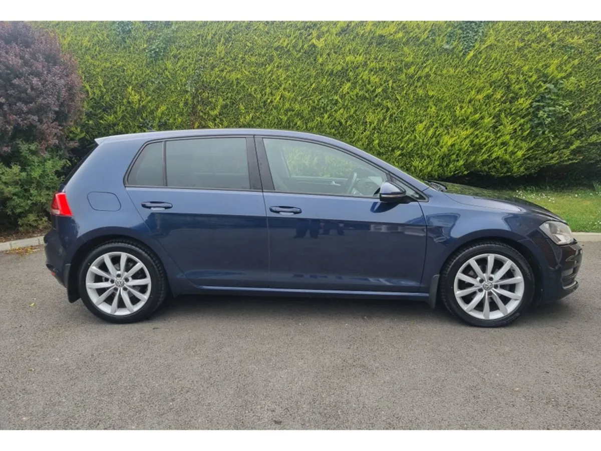 Volkswagen Golf Highline 1.2 TSI Manual 6speed FW - Image 2