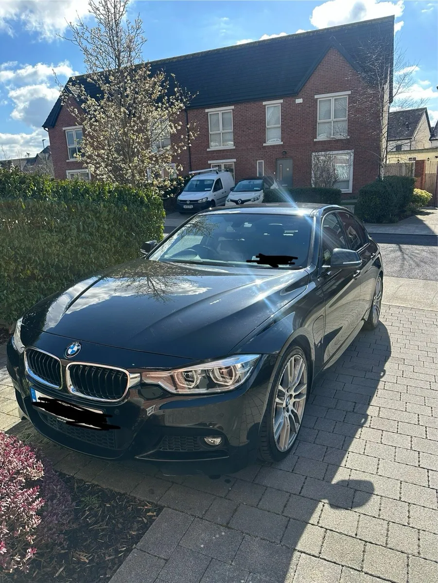 BMW 330e - Image 1