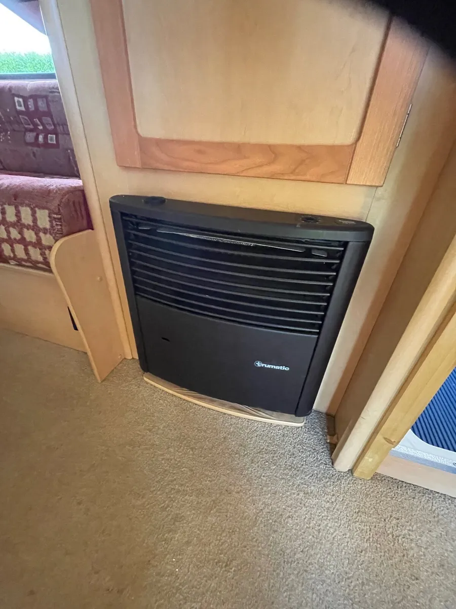 2 Berth Caravan - Image 4