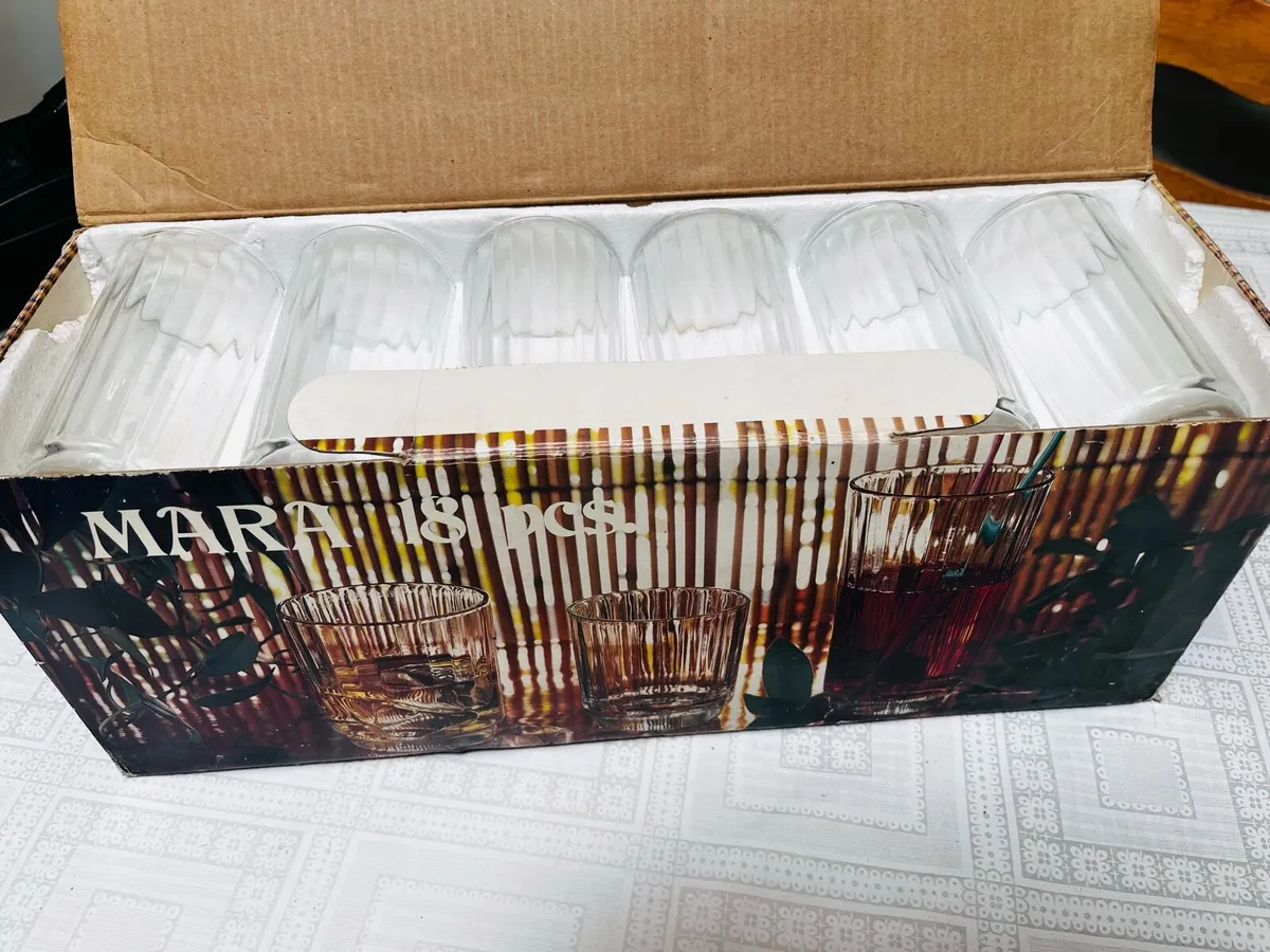 Vintage Italian Glasses. 1970’s. Still in Box. - Image 2