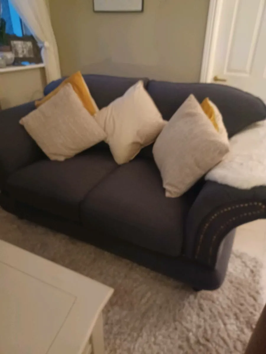 Couch - Image 4