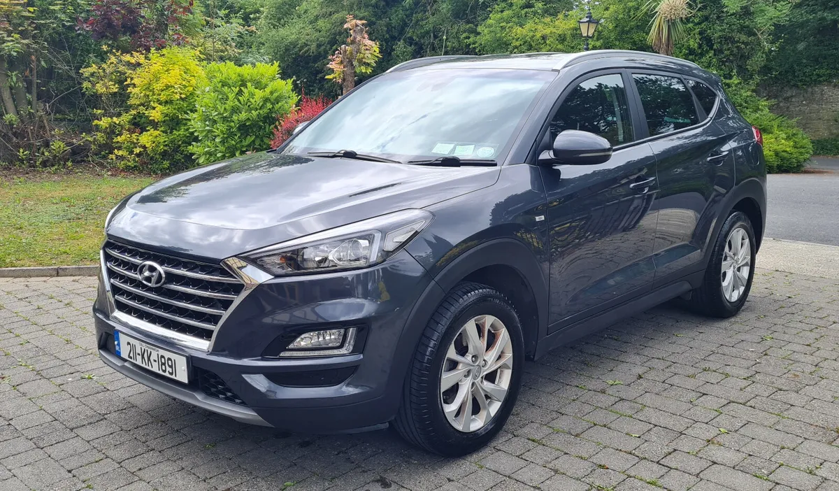 HYUNDAI TUCSON 1.6CRDI SE NAV 115PS MHEV  HYBRID - Image 2