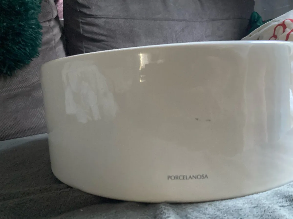 Bathroom sink - Image 2