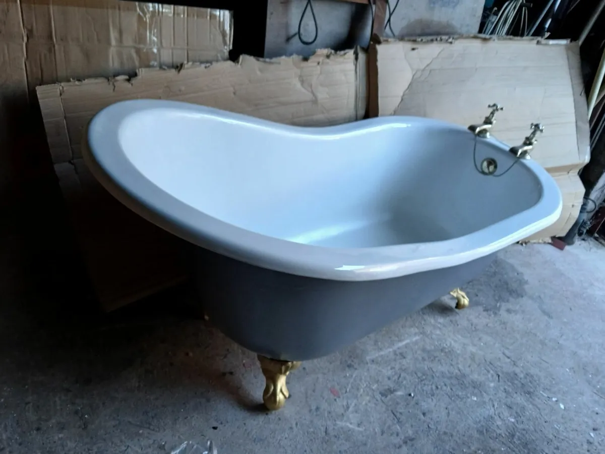 cast iron slipper bath & taps - Image 2