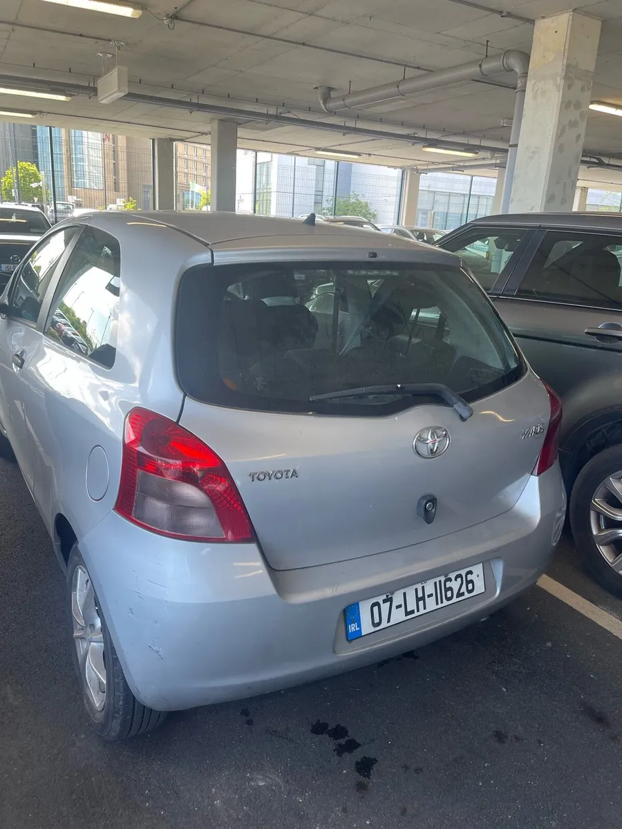 Toyota Yaris 2007 - €1800 (O.N.O) DUBLIN - Image 2