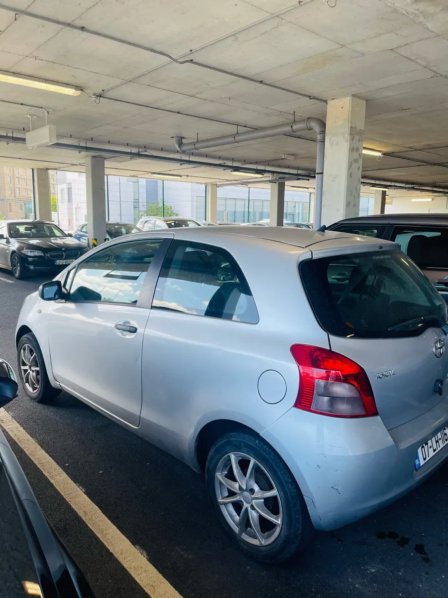 Toyota Yaris 2007 - €1800 (O.N.O) DUBLIN - Image 3