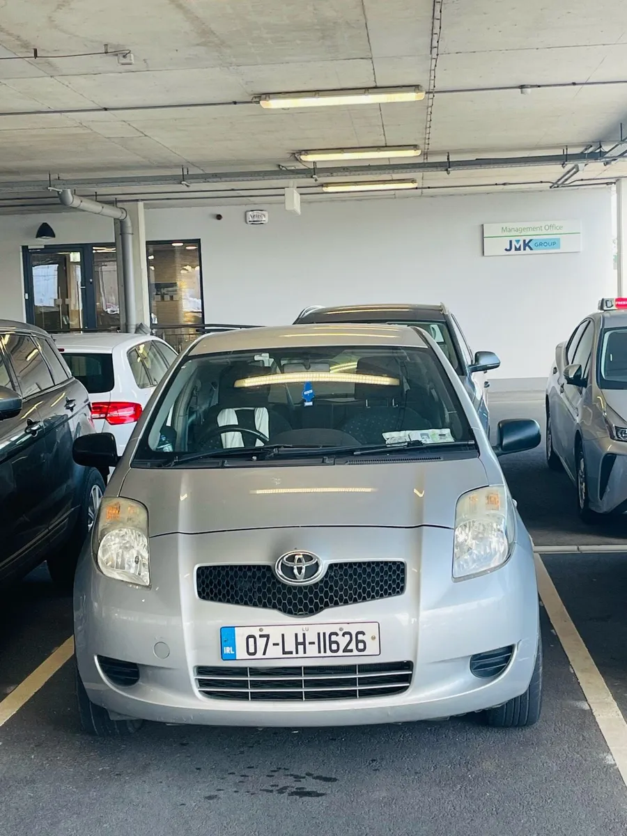 Toyota Yaris 2007 - €1800 (O.N.O) DUBLIN - Image 4
