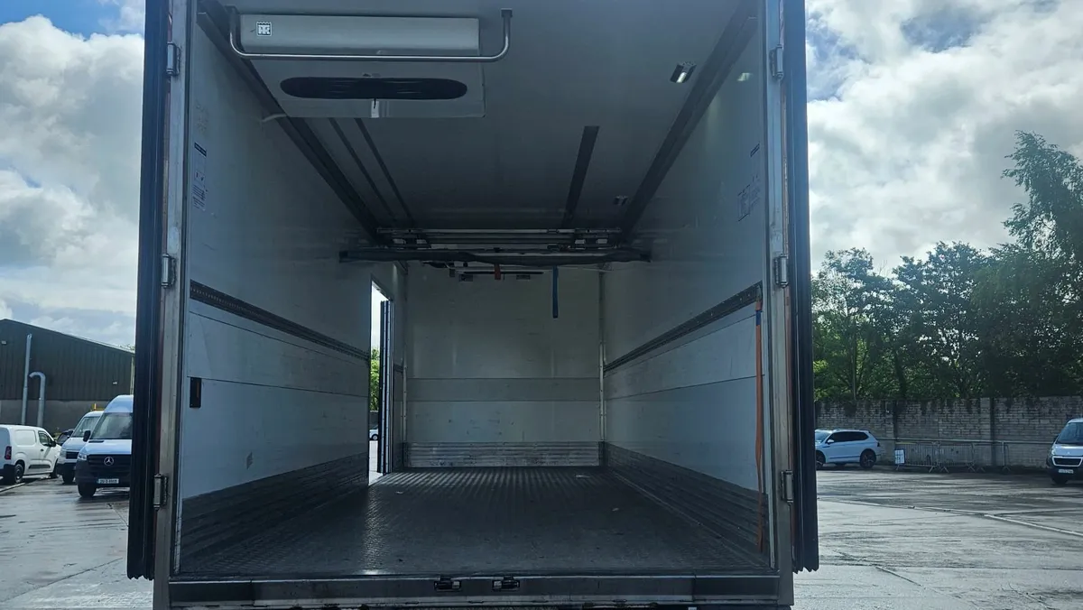 Refrigerated 18/15 Ton Man Trucks - Image 3