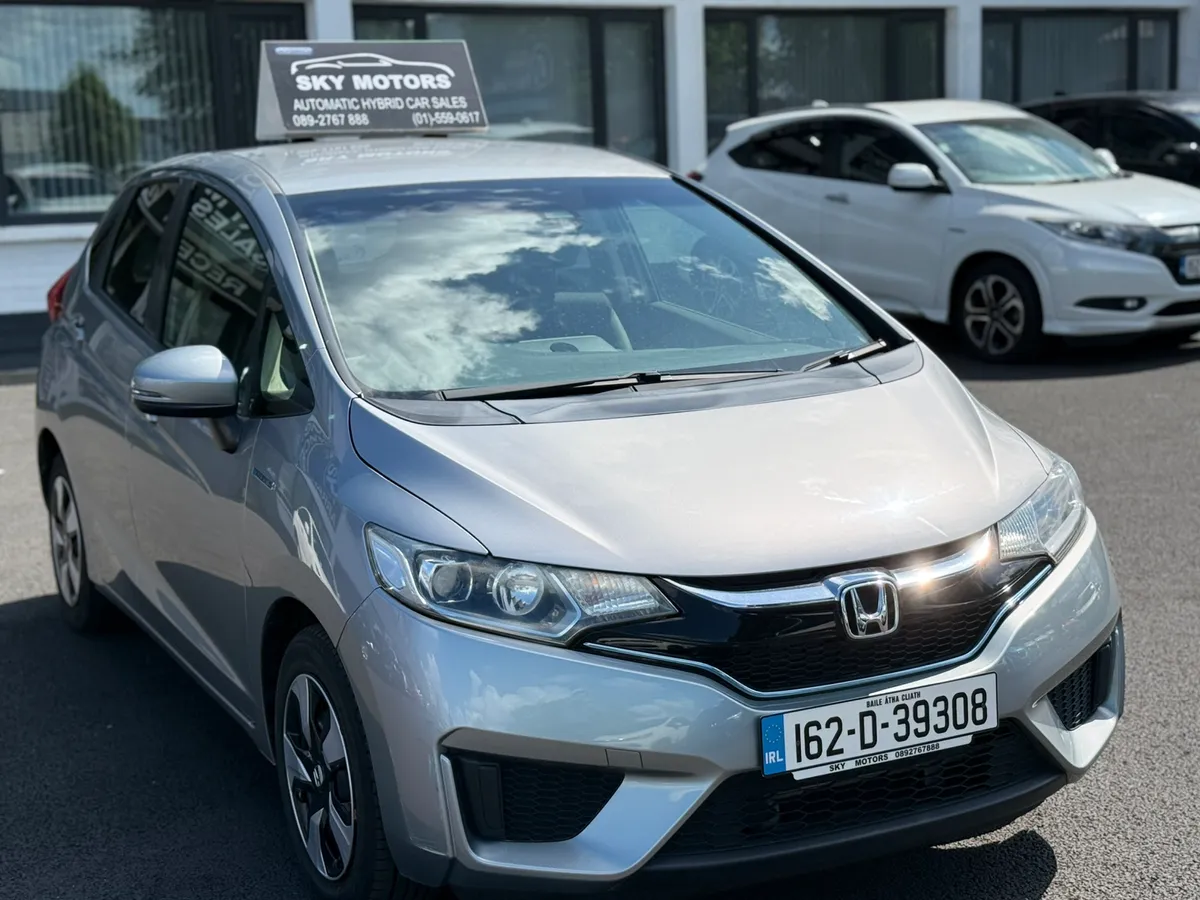 2016 Honda Jazz/Fit 1.5 Hybrid auto, Low  30K KM - Image 3