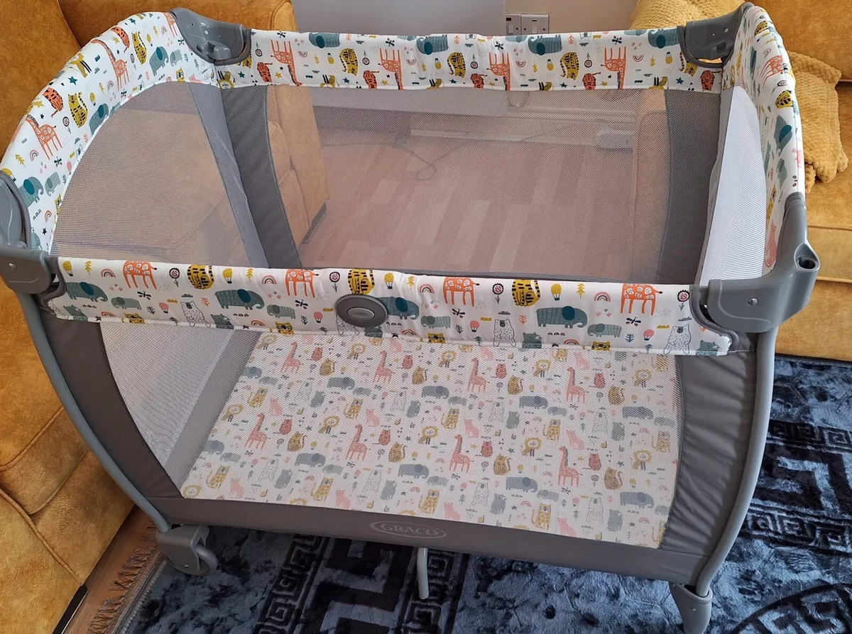 Graco Contour Electra Travel Cot - Image 1