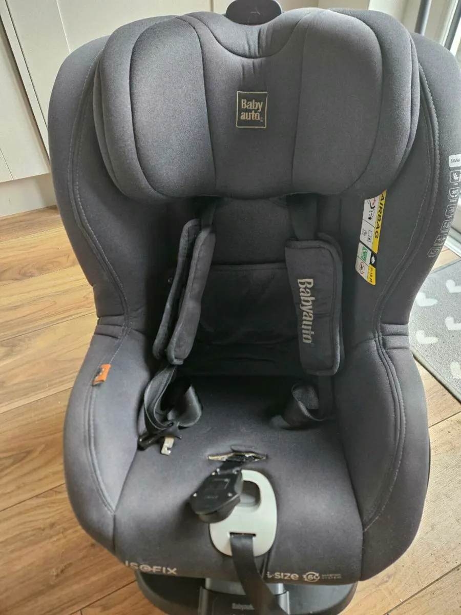 Car seat - Image 1