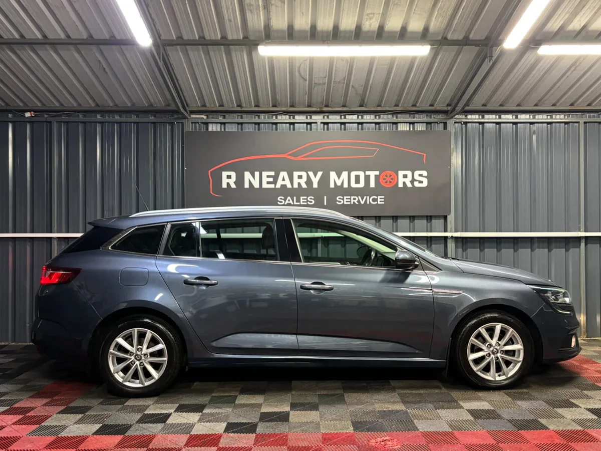 2017 Renault Megane Estate DYNAMIQUE NAV - Image 4