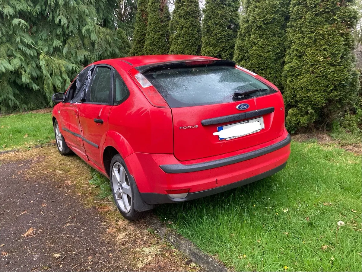 Ford focus 1.4 for parts/ breaking/ scrap - Image 3