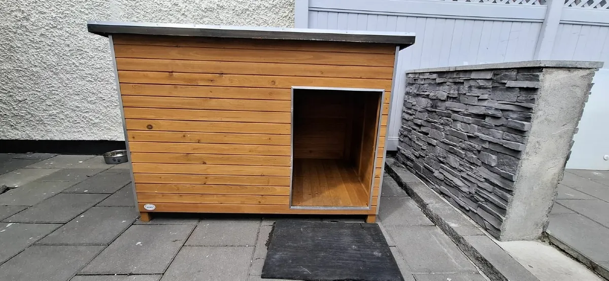 Dog house - Image 1