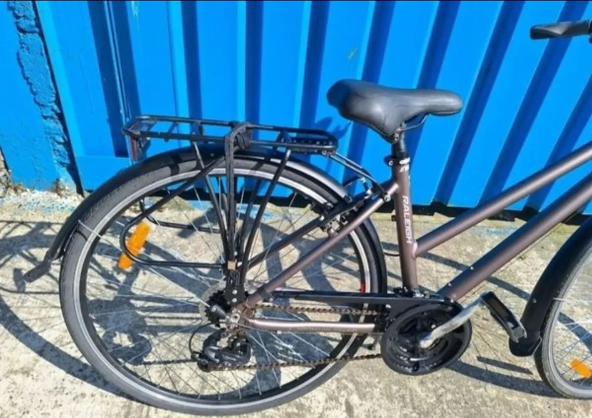 Raleigh Circa Ladies Hybrid - Image 3