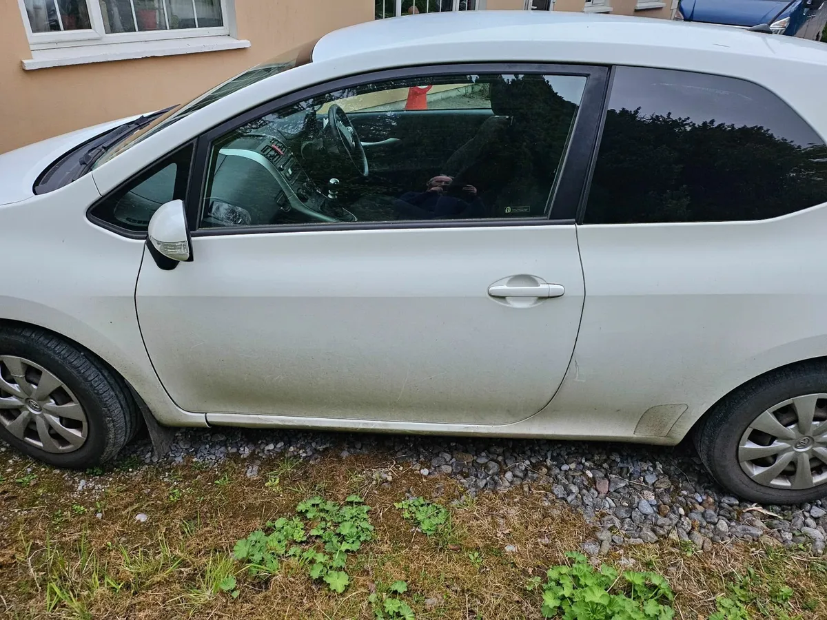 Toyota Auris van diesel - Image 3