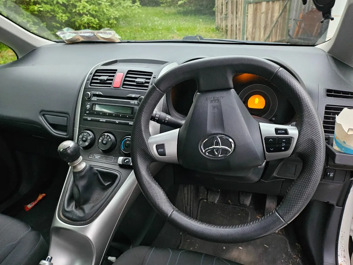 Toyota Auris van diesel - Image 4