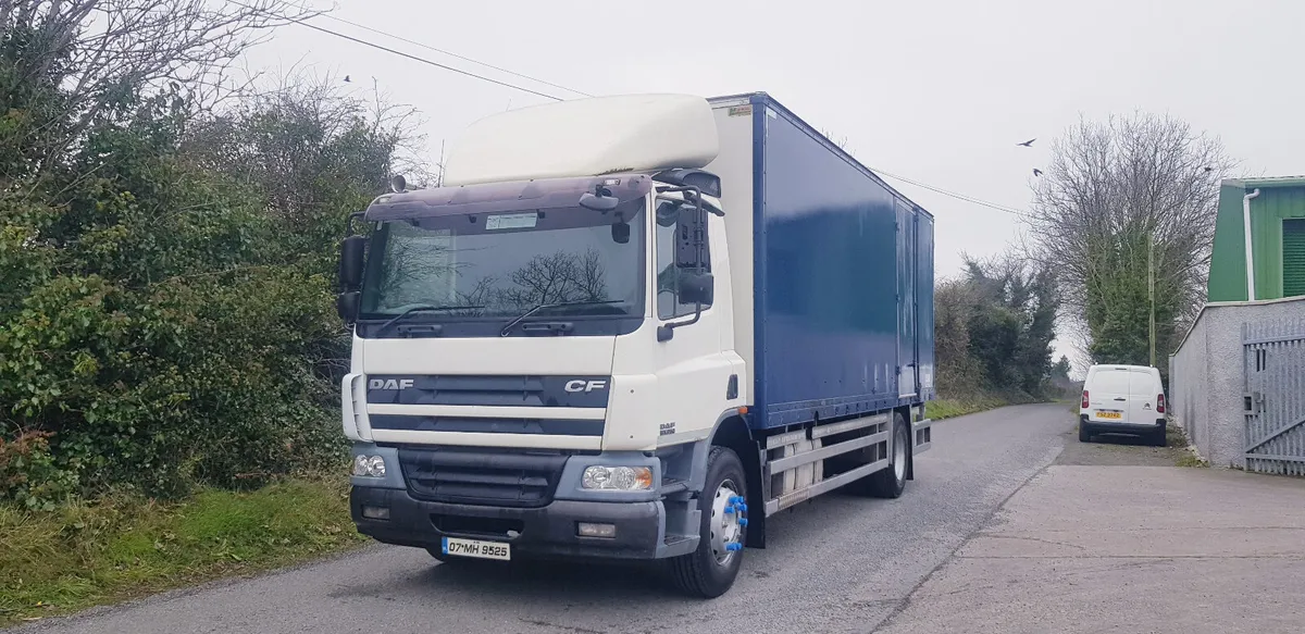 2007 Daf CF250 , 4x2  , Curtain -Box  , Day Cab - Image 2