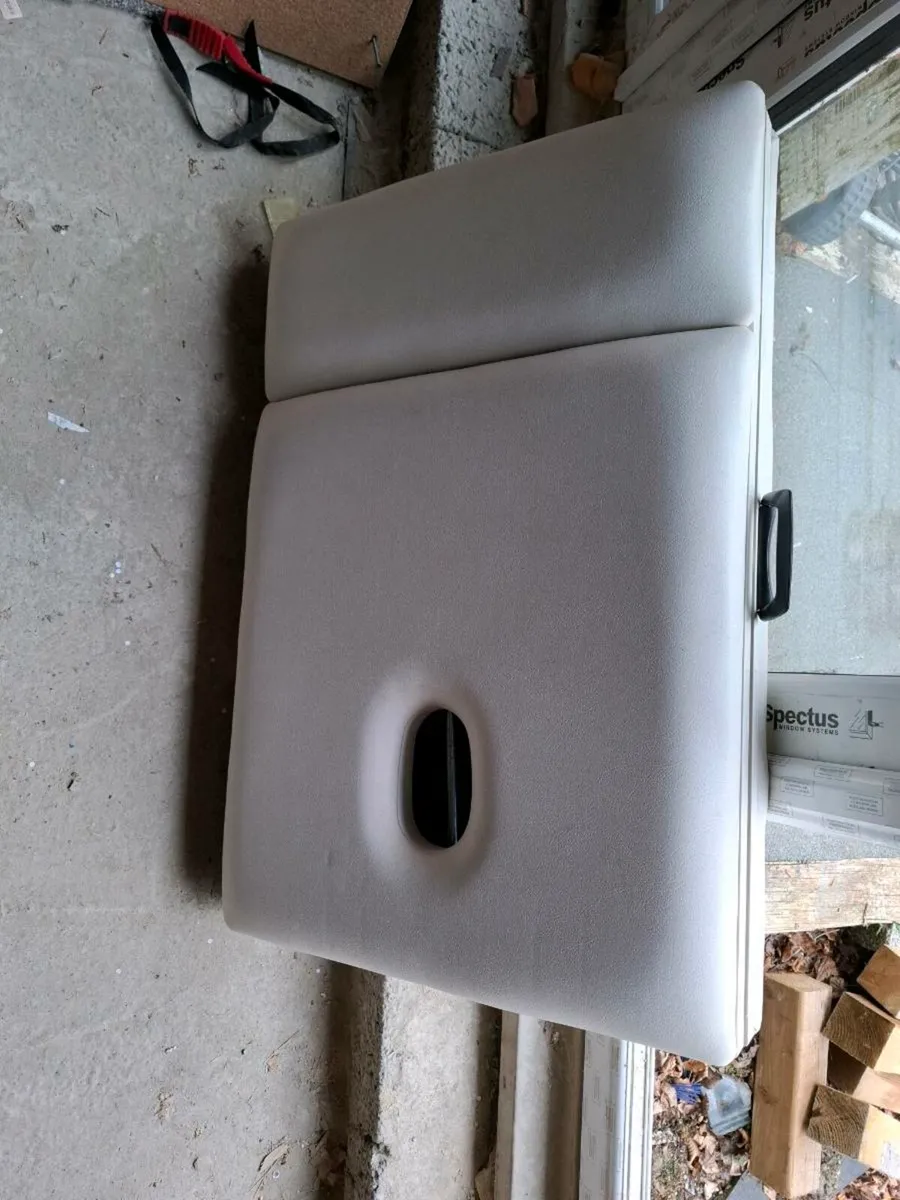 Massage bed - Image 1