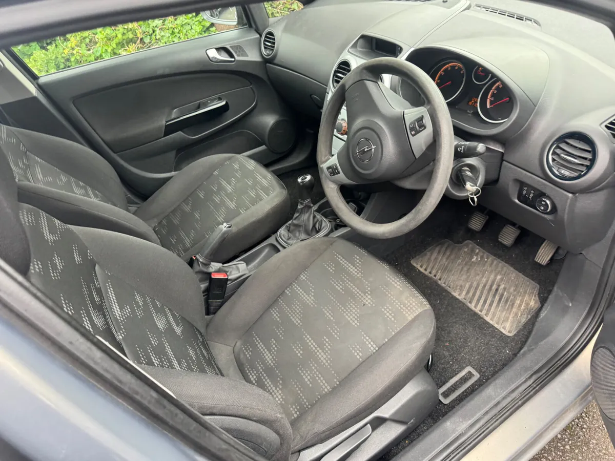 Opel Corsa 2011 - Image 4