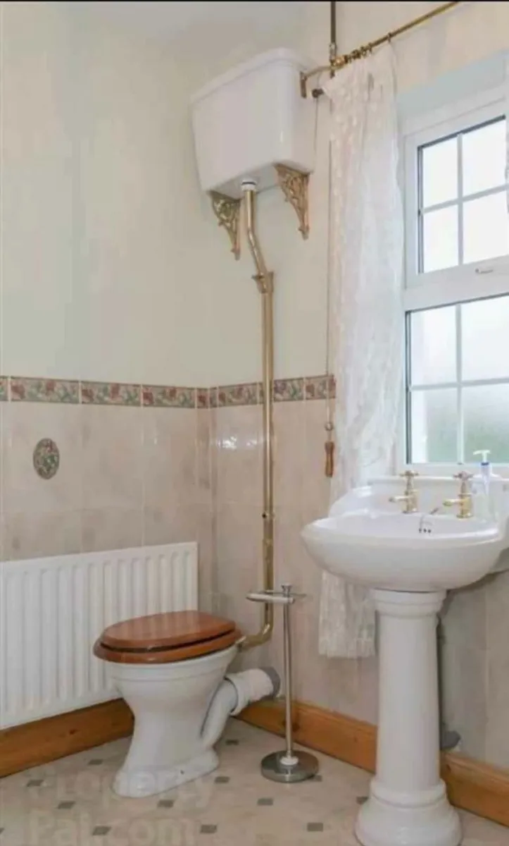 toilet  , sink & pedestal - Image 1