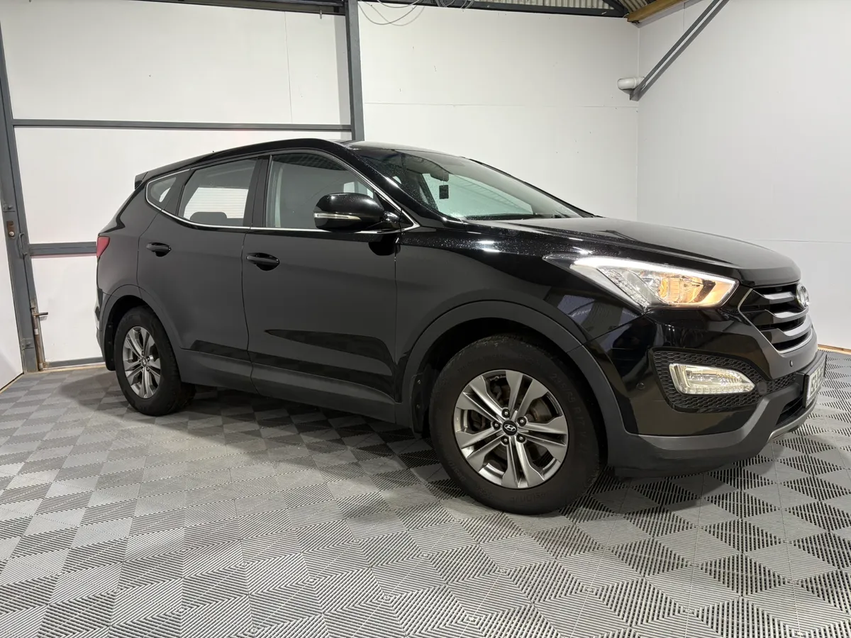2015 Hyundai Santa Fe 7 Seats 2.2 - Image 2