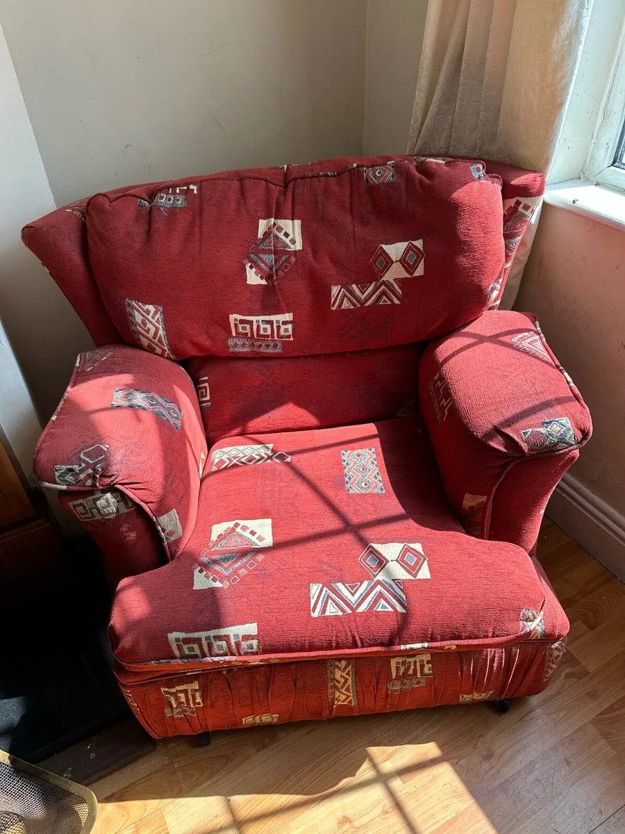 3 piece suite sofas FREE FREE - Image 3