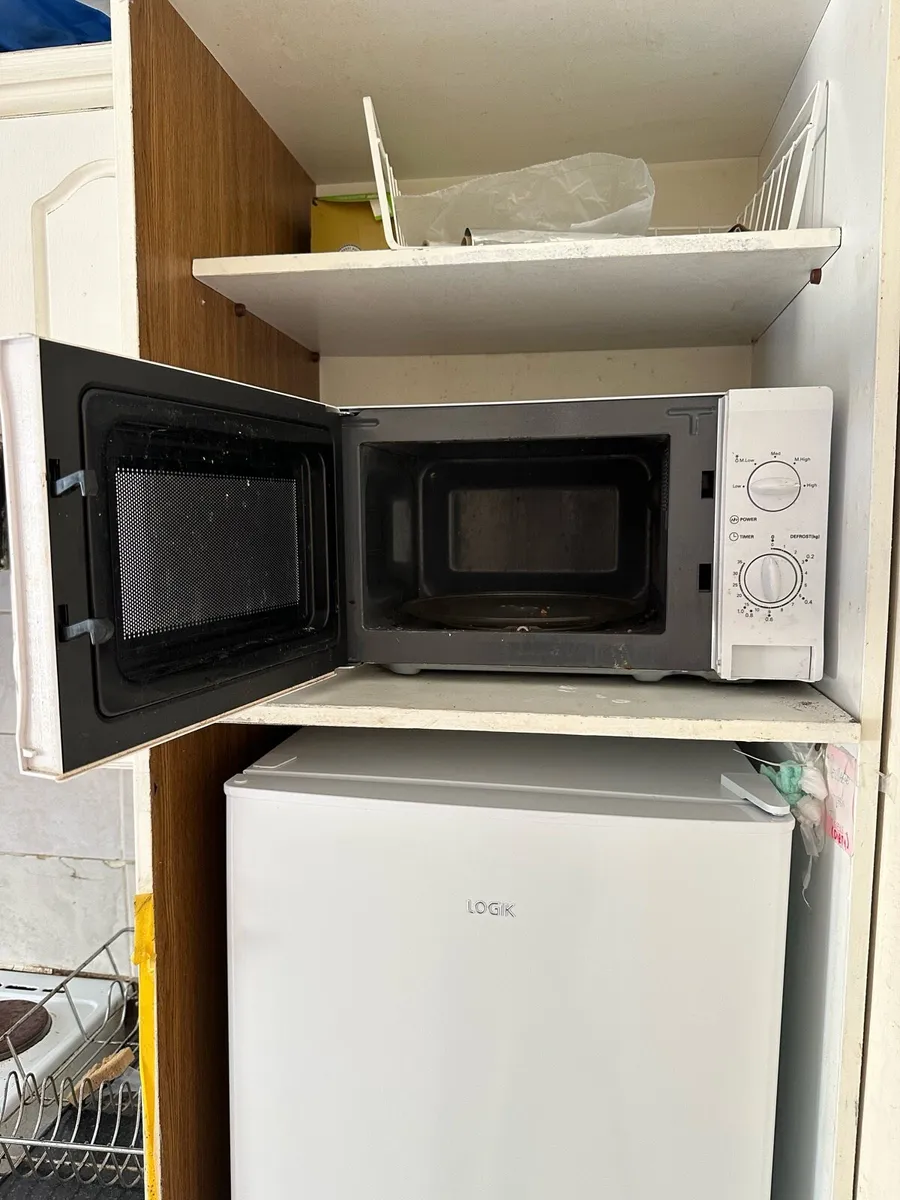 Microwave working perfectly - Image 2