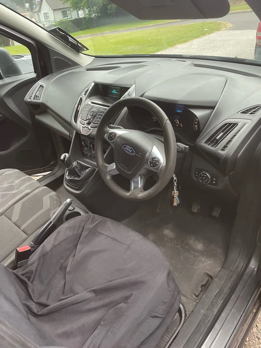 Ford Transit connect - Image 4
