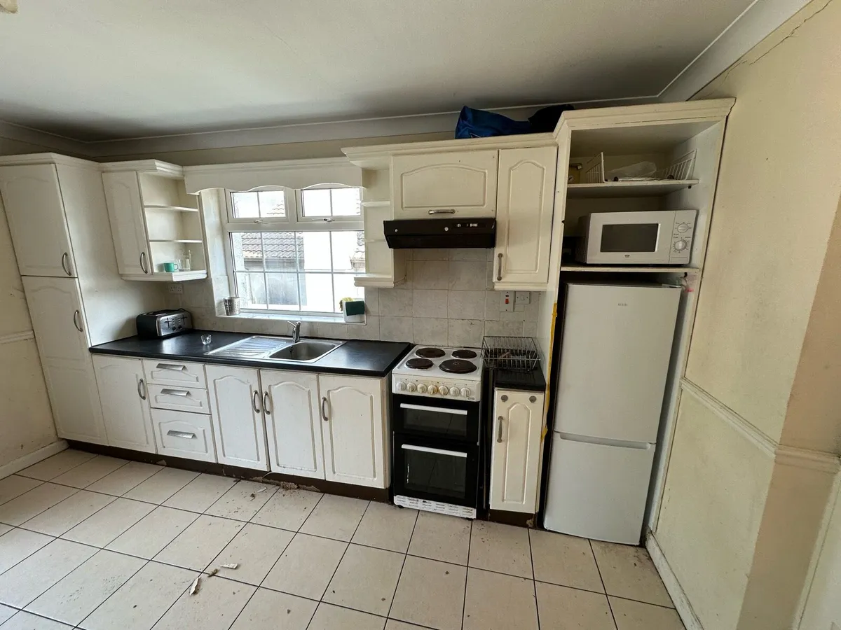 Kitchen units FREE FREE - Image 1