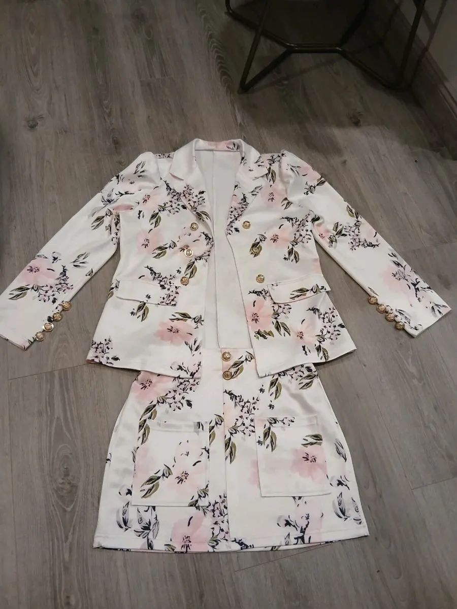 Ladies suit - Image 3