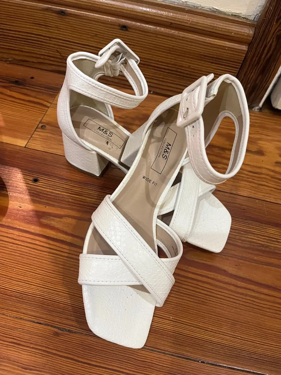Gorgeous M&S white leather sandals - Image 1